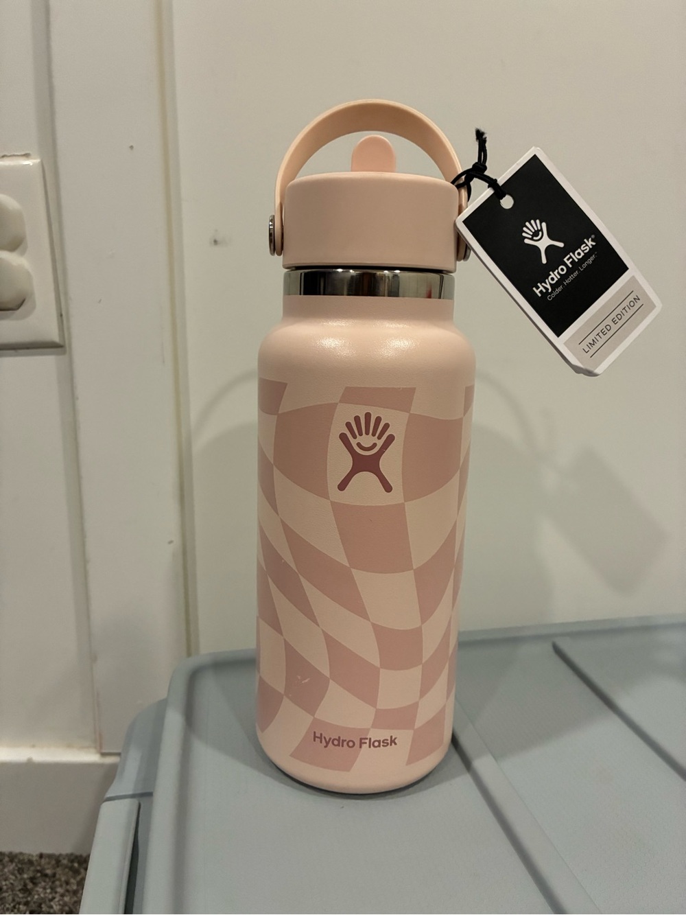 Hydro Flask Water Bottle - Light Pink Checker Pattern
